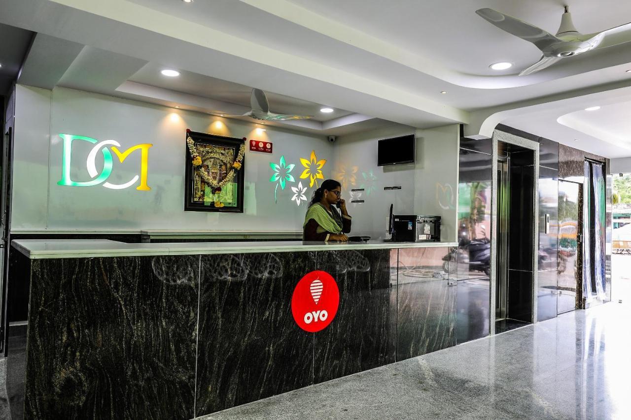 Oyo 16155 Hotel Dcm Grand Vijayawada Exterior photo
